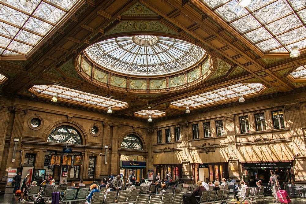 Train Station Edinburgh Main Edinburgh Train Station Waverley Station Edinburgh