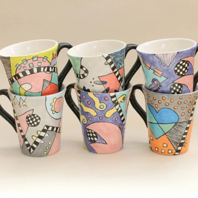 *SOLD* Some pics of the latest batch of manic mugs.

#handmadeuk #handpaintedceramics #edinburghartist #baronyhouse