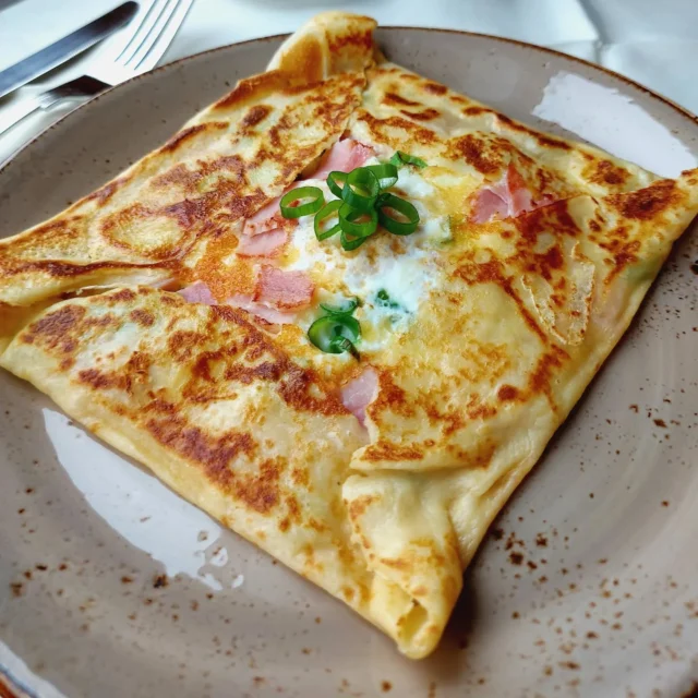 Get your Crepe fix here 🤤 This is just one of the options you can choose when you come to stay.

Our Ultimate Breakfast Crepe is a real winner and will set you up for a day of sightseeing!

What's your favourite Crepe topping? #edinburgh #edinburghbnb #ukbnb #bedandbreakfast #baronyhouse #homecooking #madefromscratch #Scotland @visitscotland